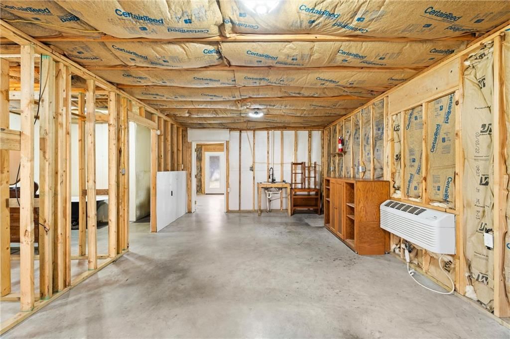 609 N Wood Street — photo 8