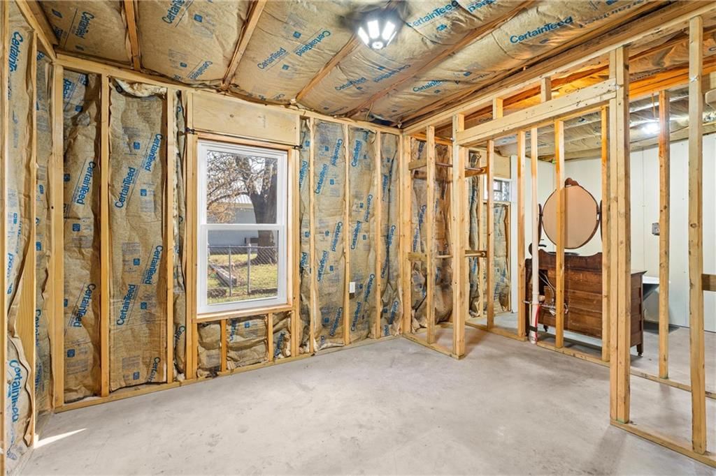 609 N Wood Street — photo 15