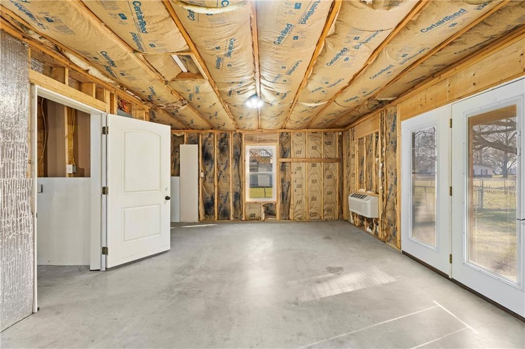 609 N Wood Street — photo 21