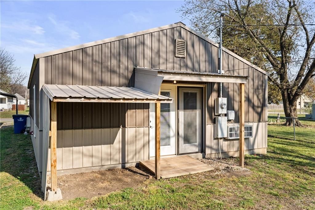 609 N Wood Street — photo 25
