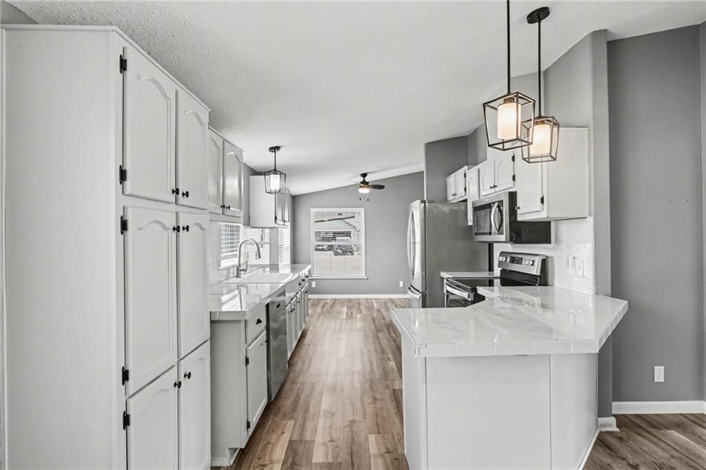 1002 NE White Oaks Lane — photo 7