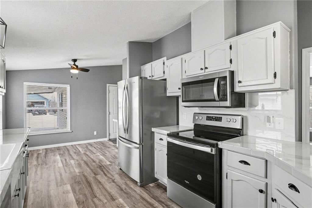 1002 NE White Oaks Lane — photo 8