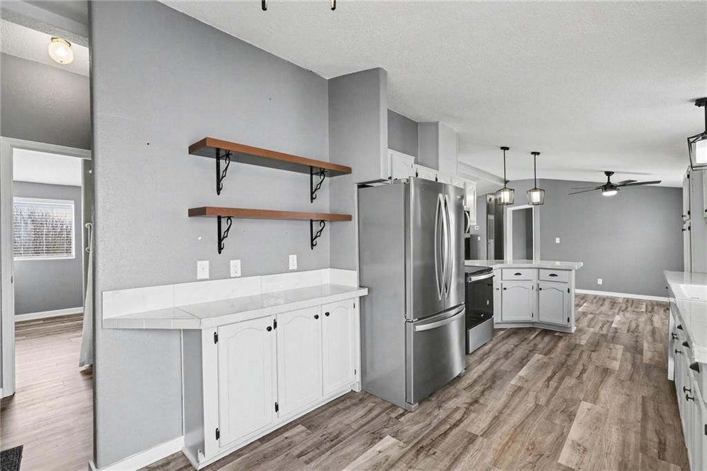 1002 NE White Oaks Lane — photo 11