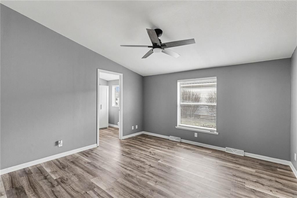 1002 NE White Oaks Lane — photo 15
