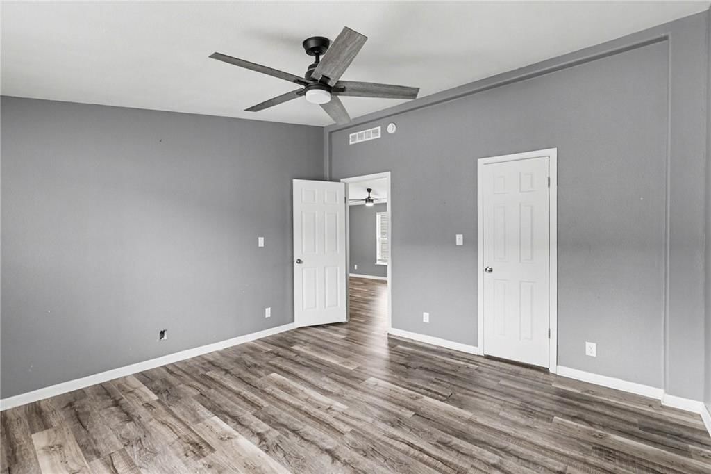 1002 NE White Oaks Lane — photo 16