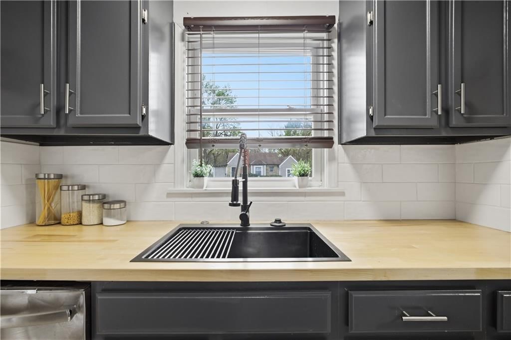 8920 Rose Lane — photo 11