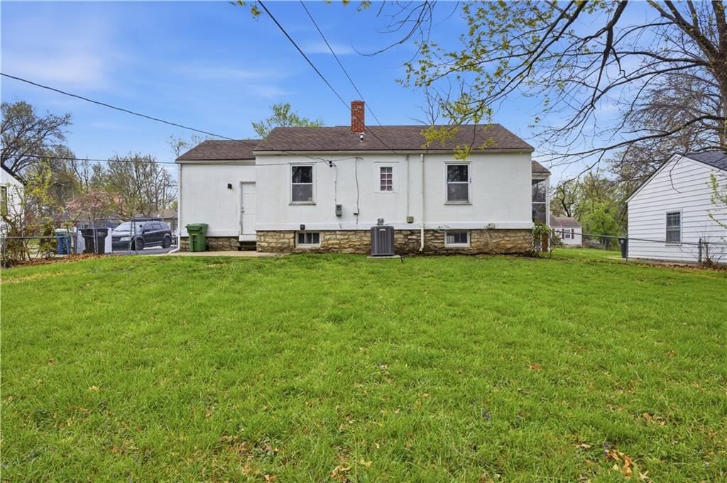 8920 Rose Lane — photo 24