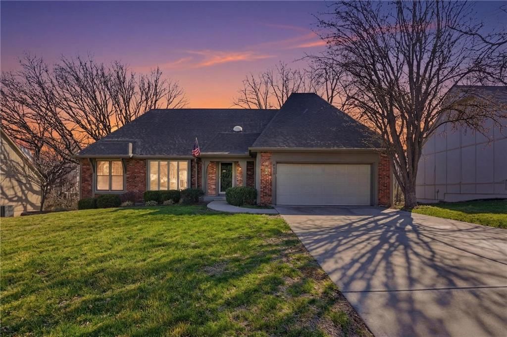 8505 Rosehill Road, Lenexa, KS