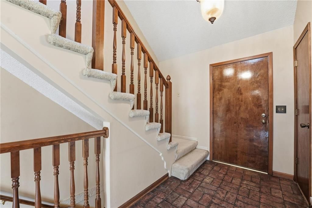 8505 Rosehill Road — photo 12
