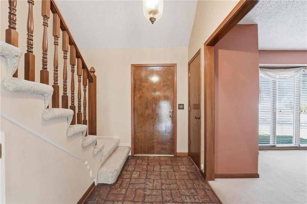 8505 Rosehill Road — photo 13