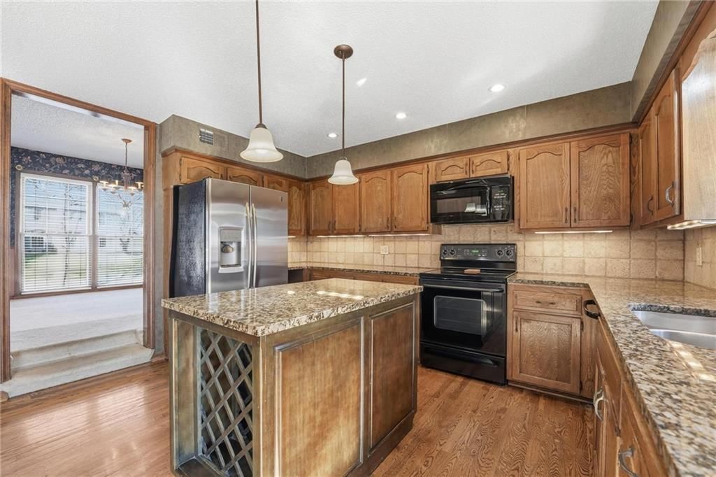 8505 Rosehill Road — photo 23