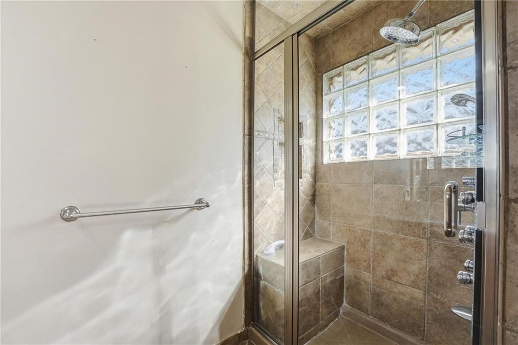 8505 Rosehill Road — photo 32