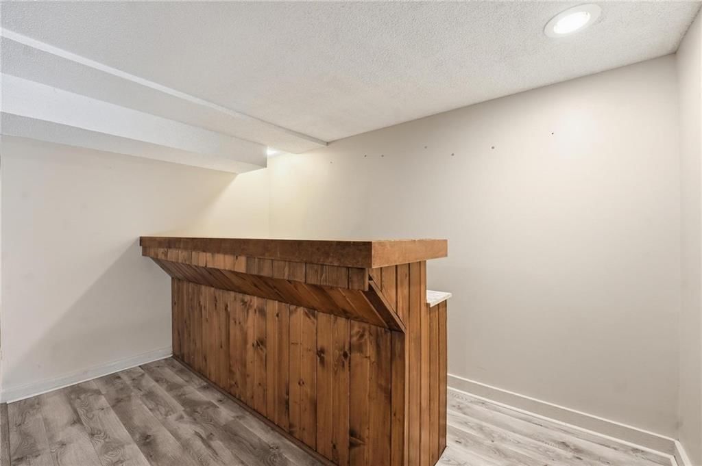 8505 Rosehill Road — photo 44