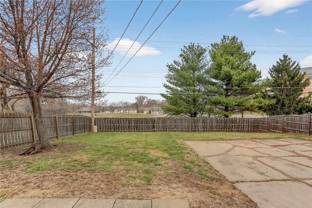 14112 W 92nd Terrace — photo 19