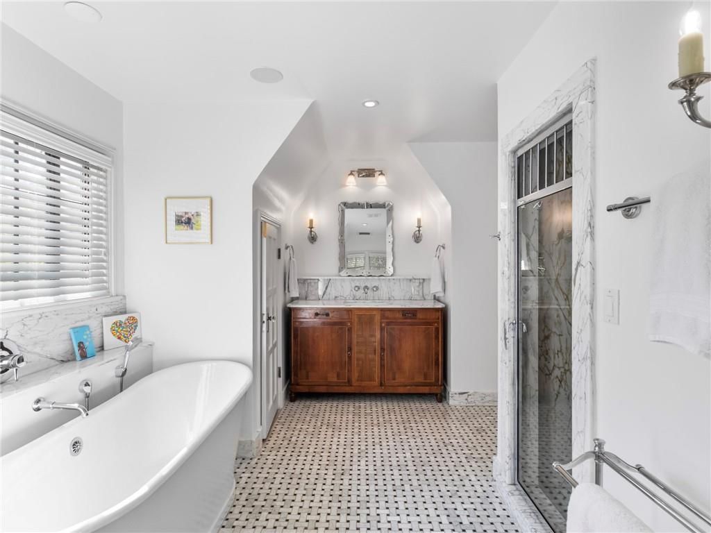 1220 W 64th Street — photo 27