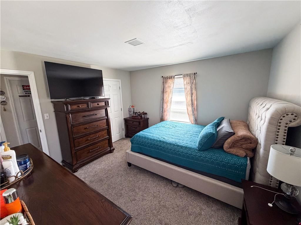 4980 NE Chouteau Drive — photo 32