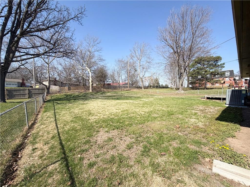 4980 NE Chouteau Drive — photo 54