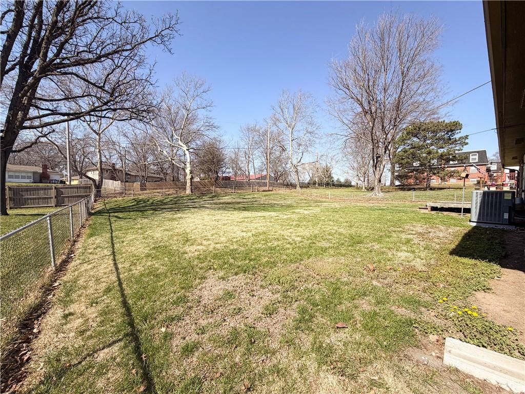 4980 NE Chouteau Drive — photo 55