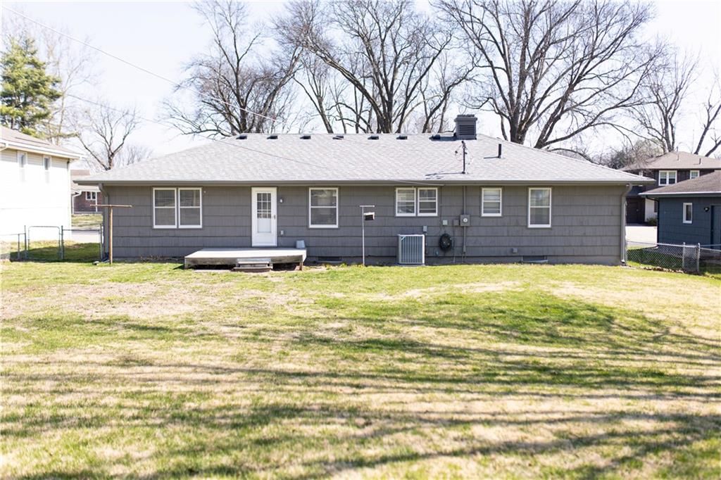 4980 NE Chouteau Drive — photo 57