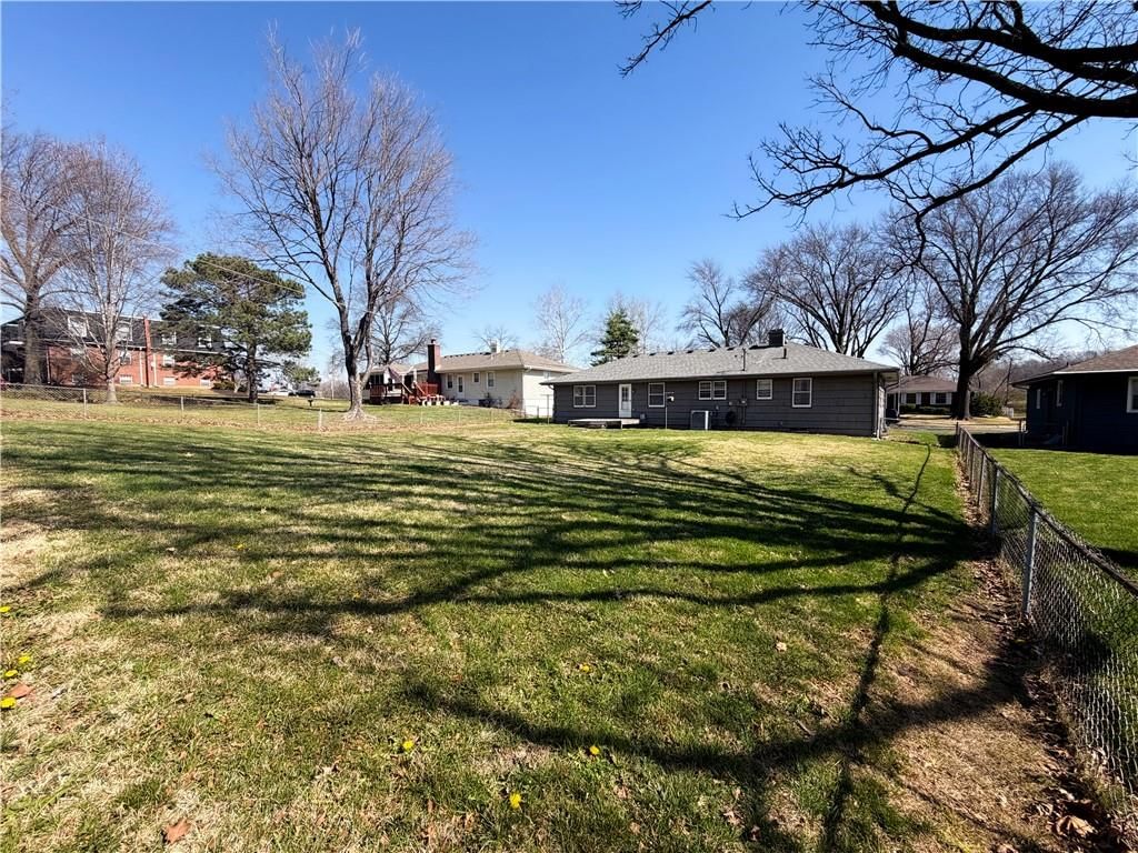 4980 NE Chouteau Drive — photo 59