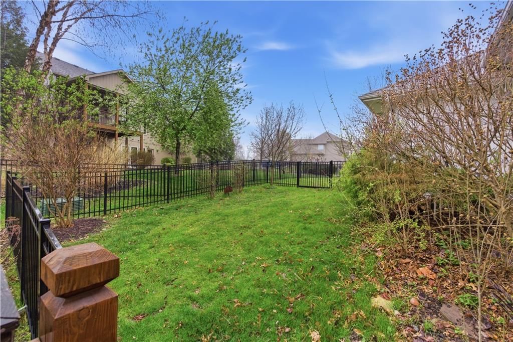 9425 N Spruce Court — photo 5