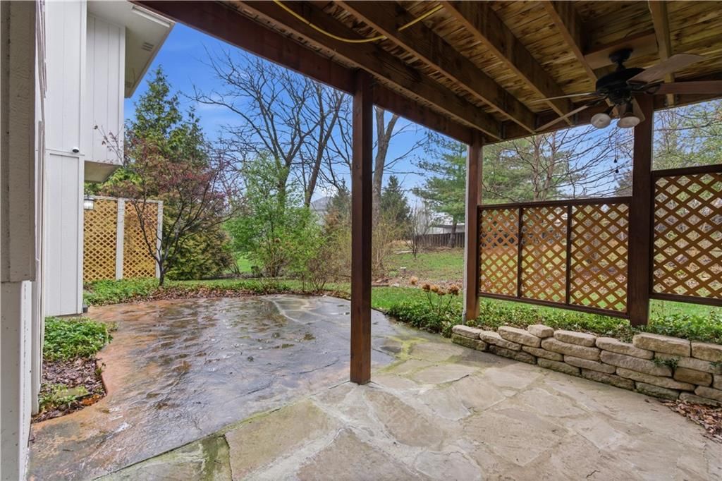 9425 N Spruce Court — photo 32
