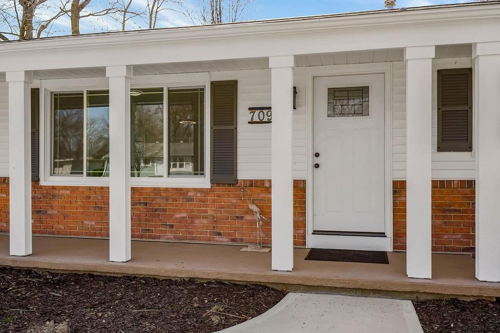 709 W Clay Street — photo 2