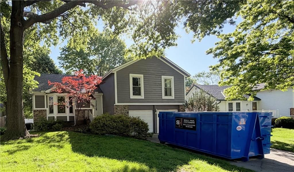 14412 S Cottonwood Drive, Olathe, KS