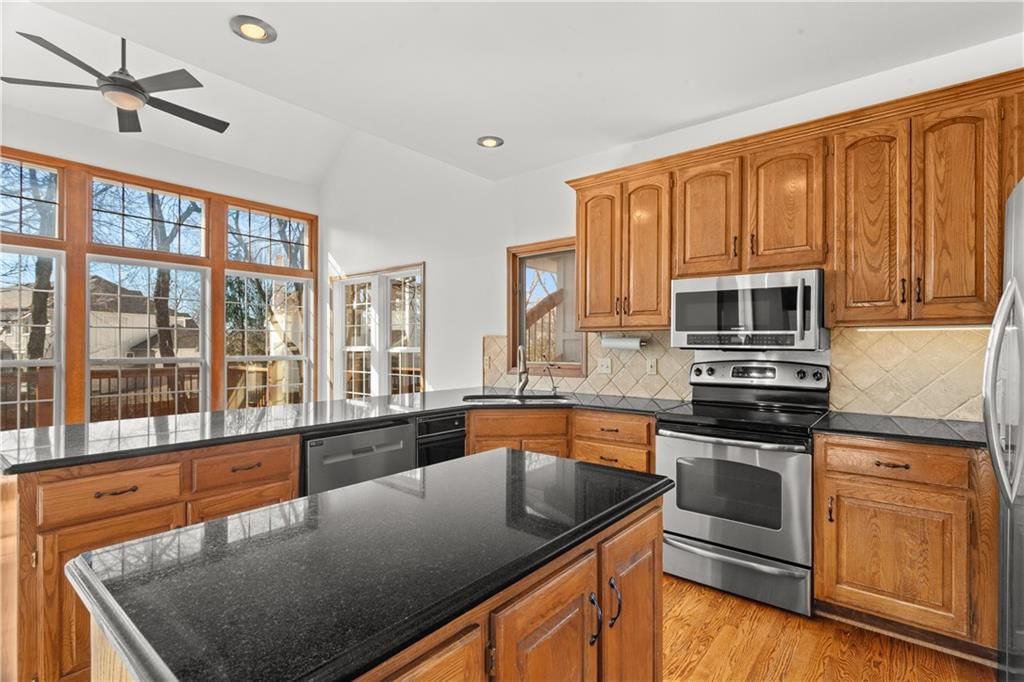 12929 REEDER Street — photo 3
