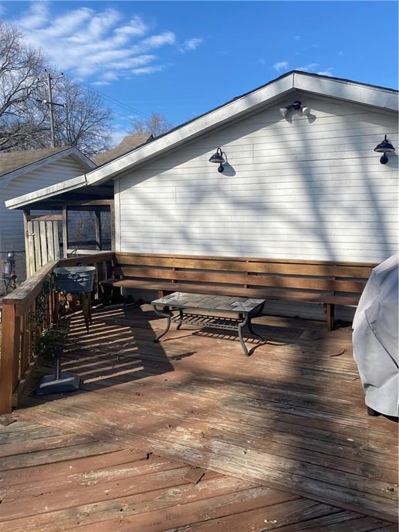 103 N WALNUT Street — photo 24