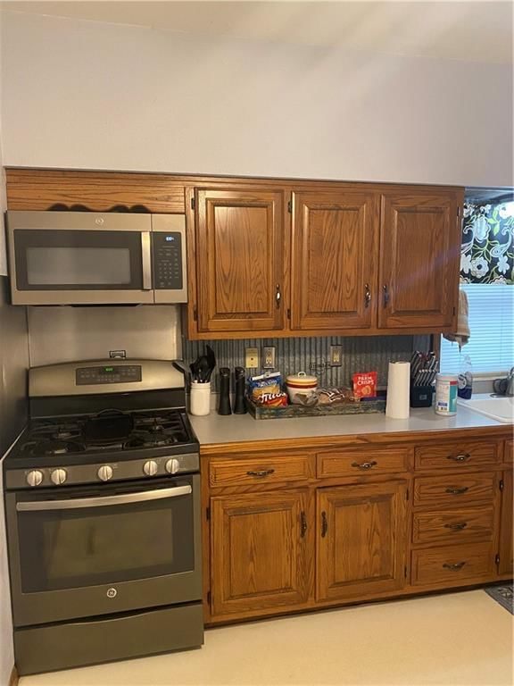 103 N WALNUT Street — photo 32
