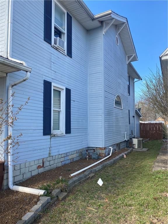 103 N WALNUT Street — photo 34
