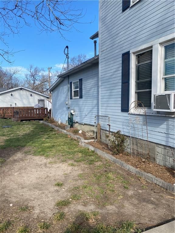 103 N WALNUT Street — photo 35