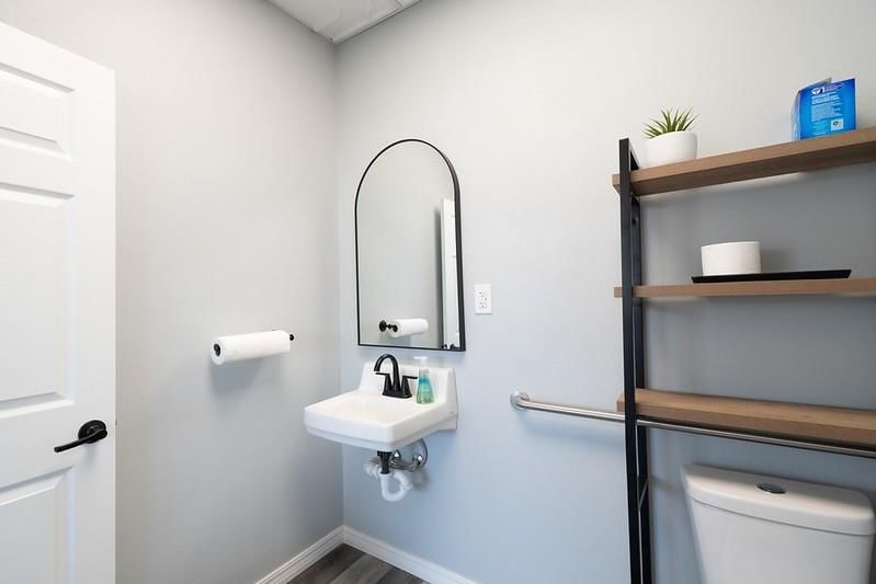 1415 W 8th Street — photo 15