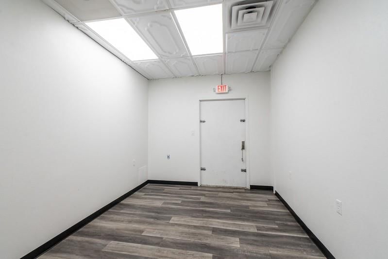 1415 W 8th Street — photo 20