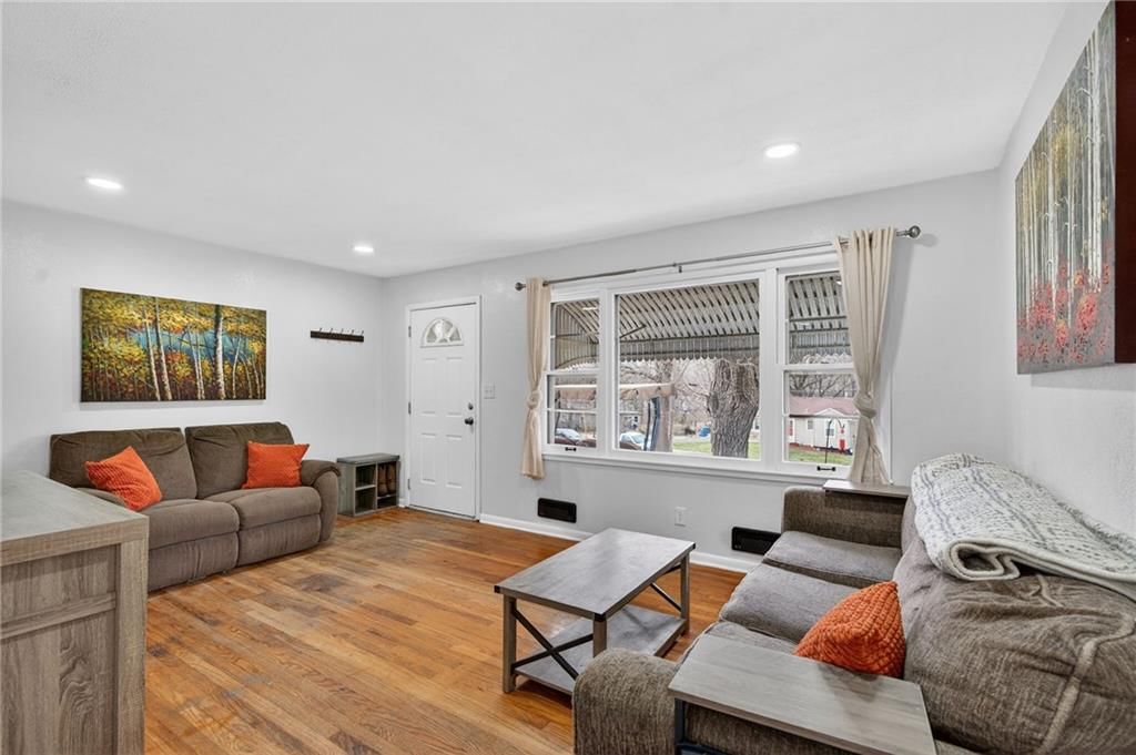 403 E PARK Avenue — photo 9