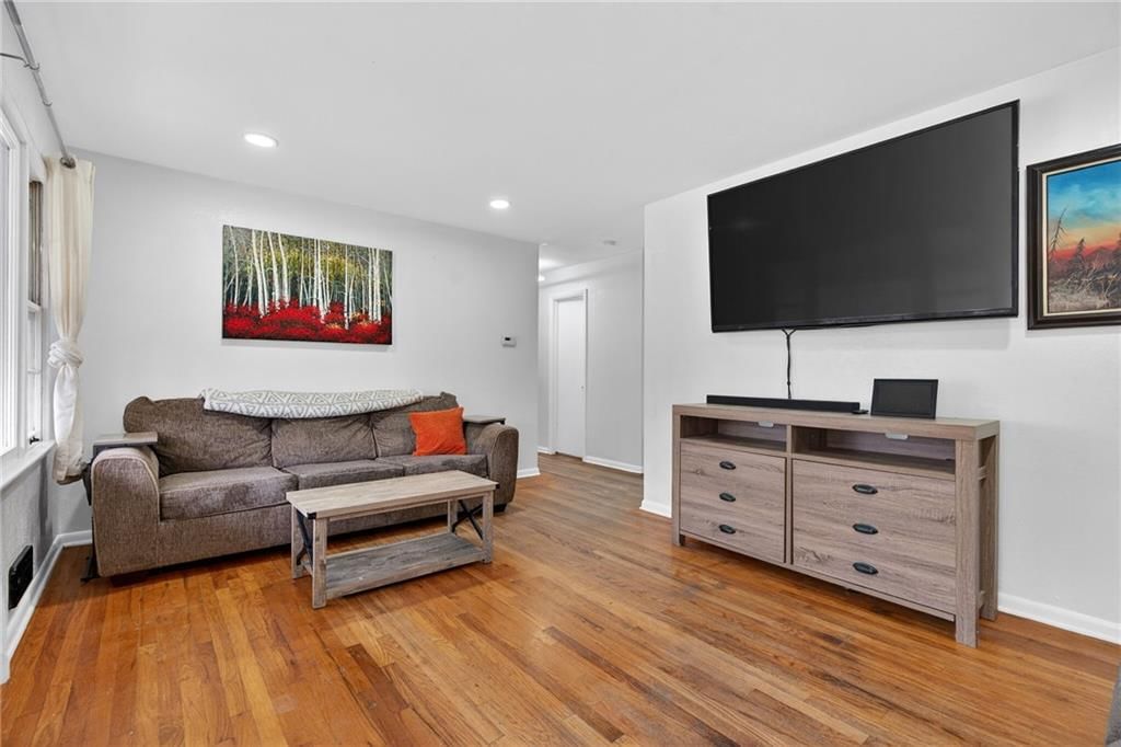 403 E PARK Avenue — photo 10