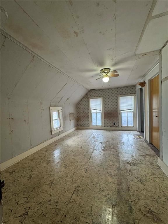 515 W 2nd Street — photo 9