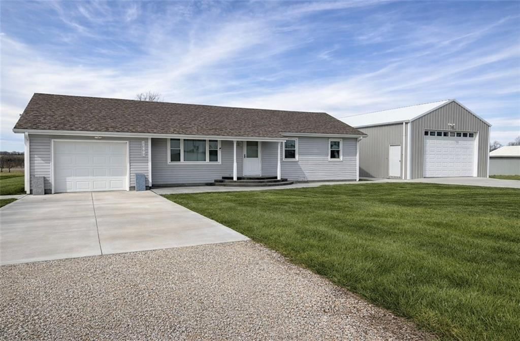 1002 S Hughes Street, Hamilton, MO