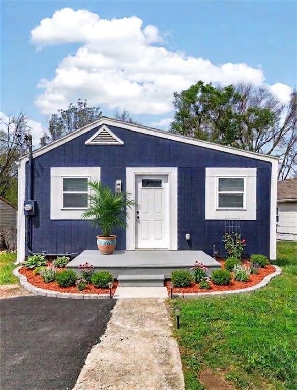 556 S Carlisle Drive — photo 2