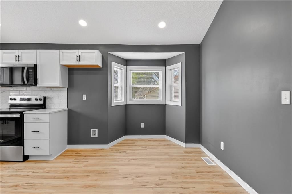 556 S Carlisle Drive — photo 10