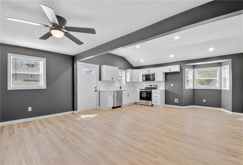 556 S Carlisle Drive — photo 13