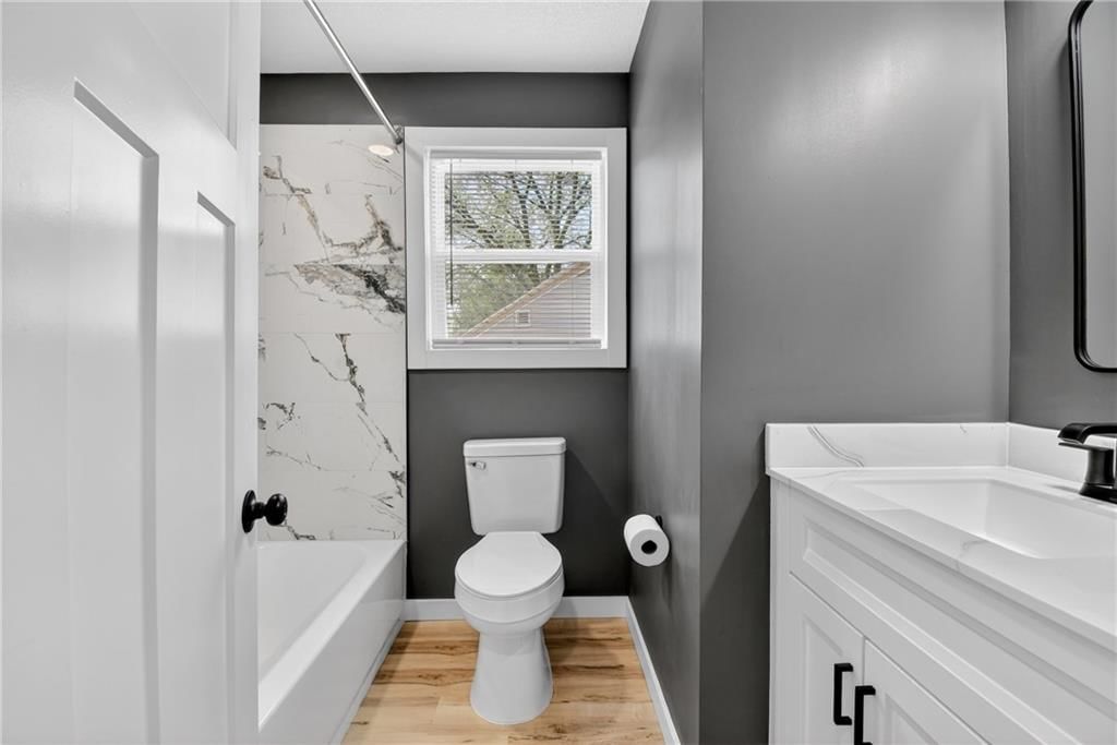 556 S Carlisle Drive — photo 23