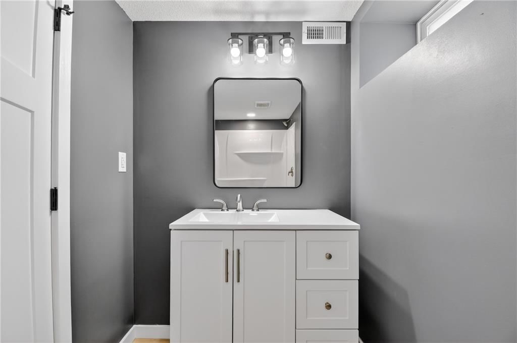 556 S Carlisle Drive — photo 28