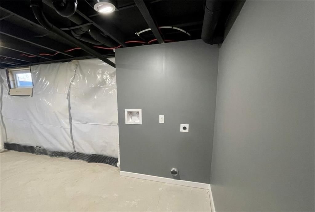 556 S Carlisle Drive — photo 29