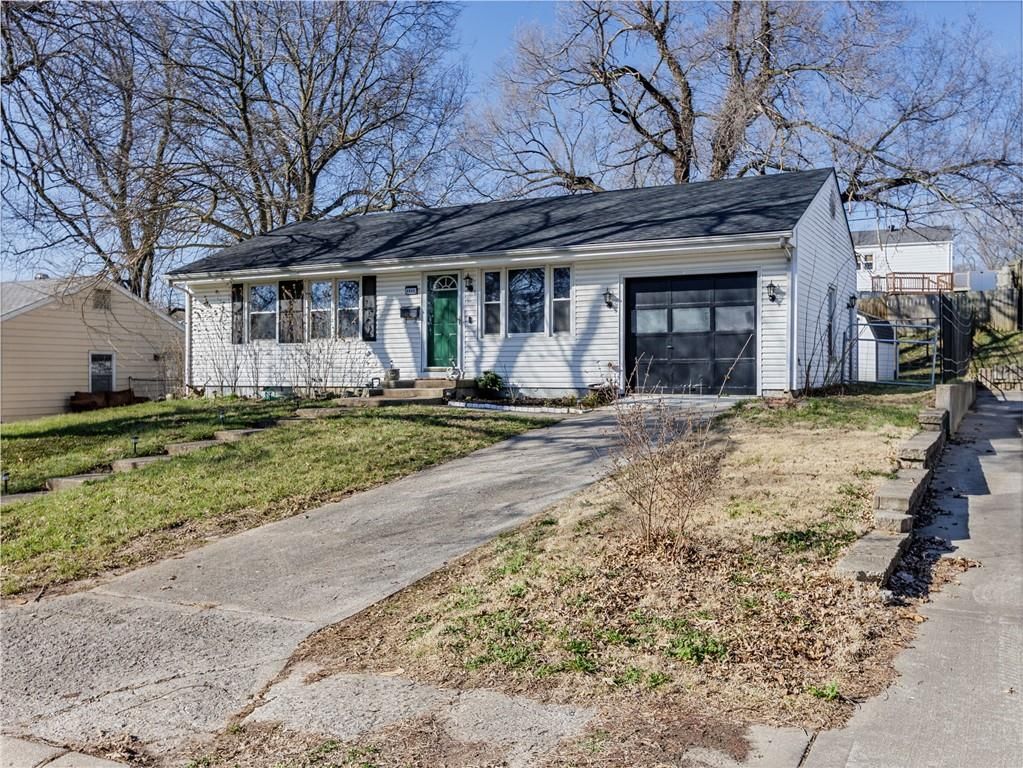 3500 N McCoy Street — photo 2
