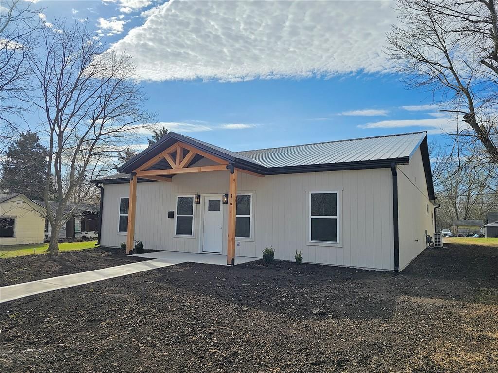 410 E 6th Avenue, Garnett, KS