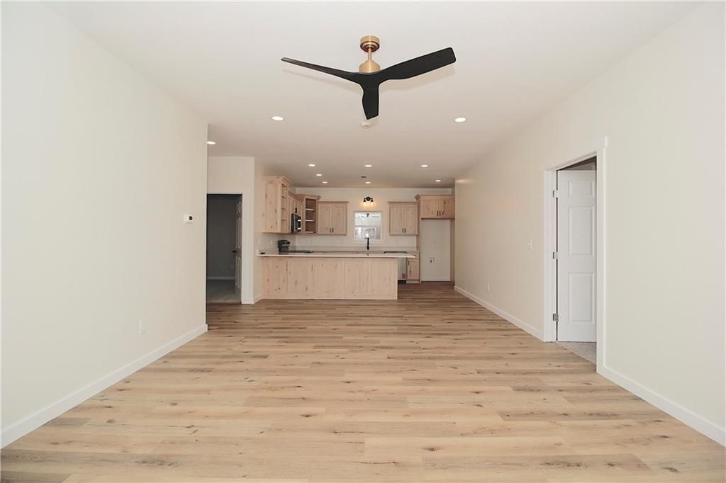 410 E 6th Avenue — photo 10