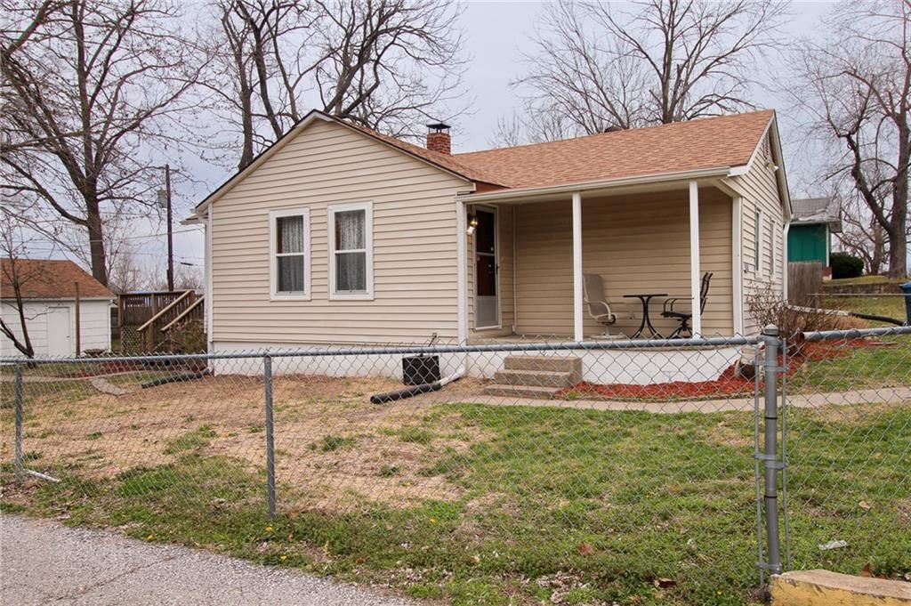 1014 E Smith Avenue — photo 4