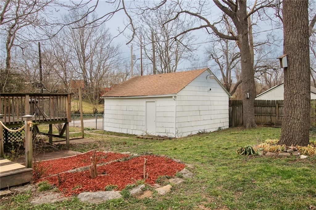 1014 E Smith Avenue — photo 16